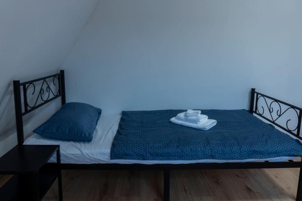 Moderne Ferienwohnung In Gelsenkirchen-Schalke Fuer 1 Bis 7 Personen Mit Terrasse, Ideal Fuer Gruppen & Stadionbesuche 外观 照片