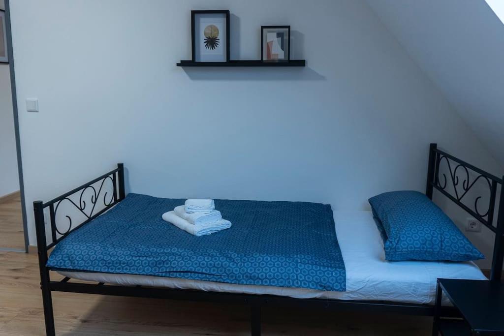 Moderne Ferienwohnung In Gelsenkirchen-Schalke Fuer 1 Bis 7 Personen Mit Terrasse, Ideal Fuer Gruppen & Stadionbesuche 外观 照片