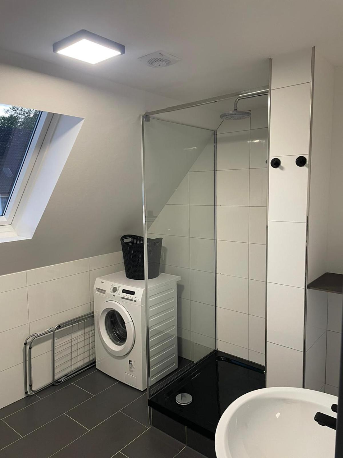 Moderne Ferienwohnung In Gelsenkirchen-Schalke Fuer 1 Bis 7 Personen Mit Terrasse, Ideal Fuer Gruppen & Stadionbesuche 外观 照片