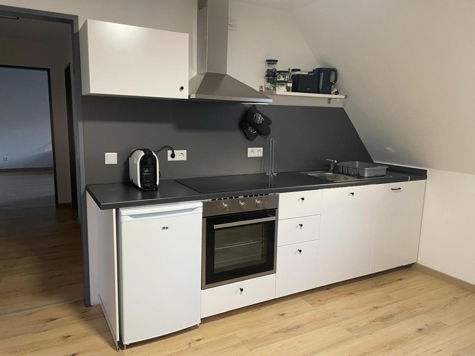 Moderne Ferienwohnung In Gelsenkirchen-Schalke Fuer 1 Bis 7 Personen Mit Terrasse, Ideal Fuer Gruppen & Stadionbesuche 外观 照片